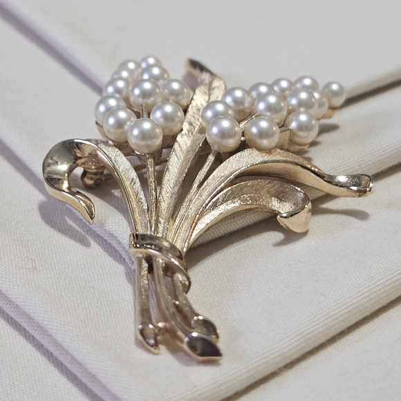 1950's Trifari Lily Of The Valley - Picture 7 of 10